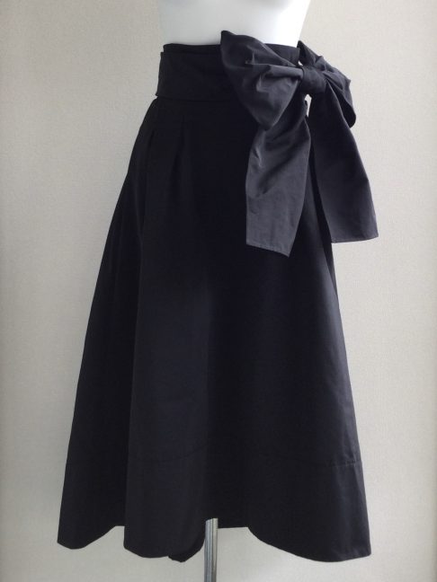 黒/形状記憶生地フィッシュテールスカート