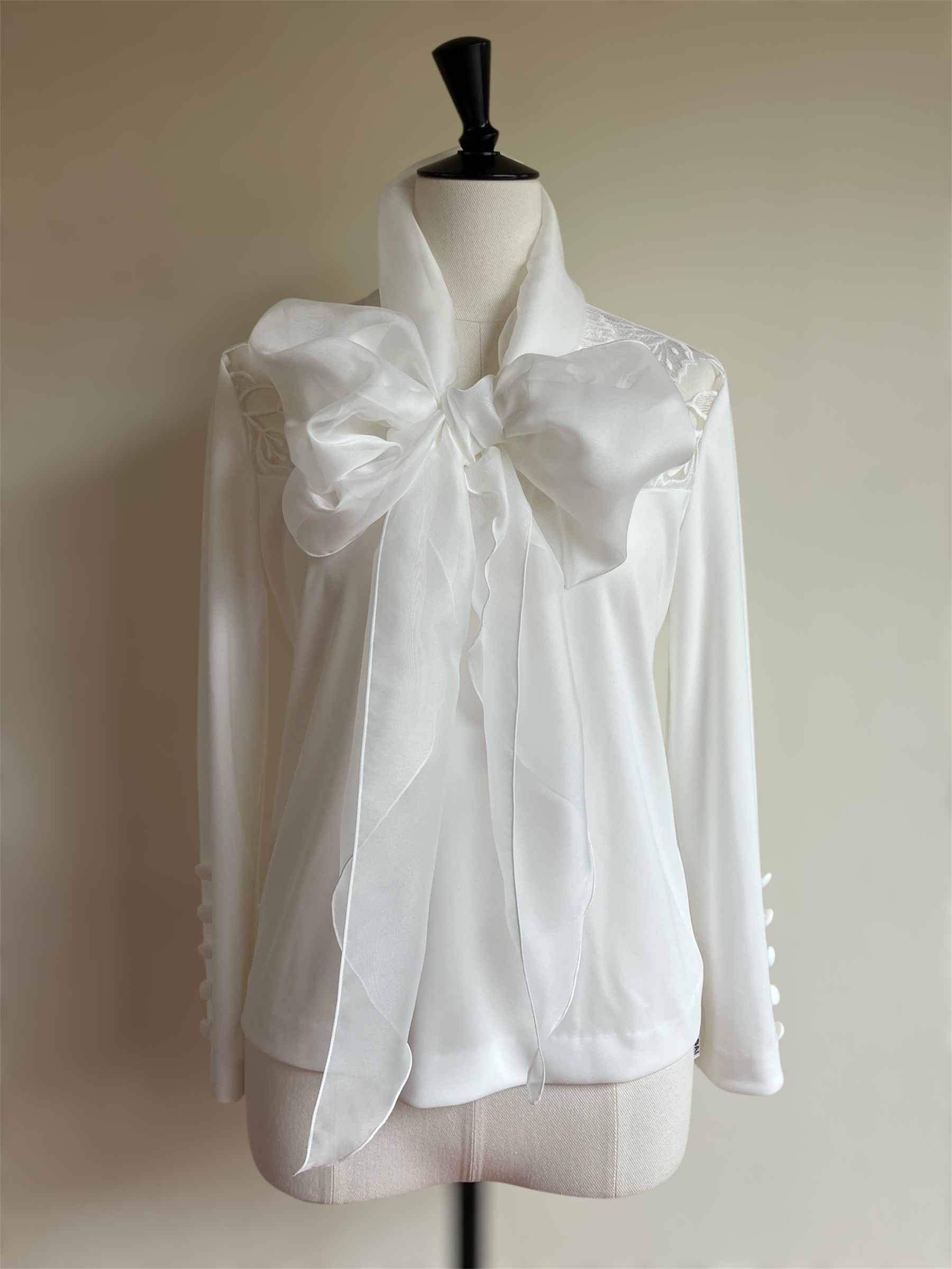 v-8537-01　　　　　　￥50,000