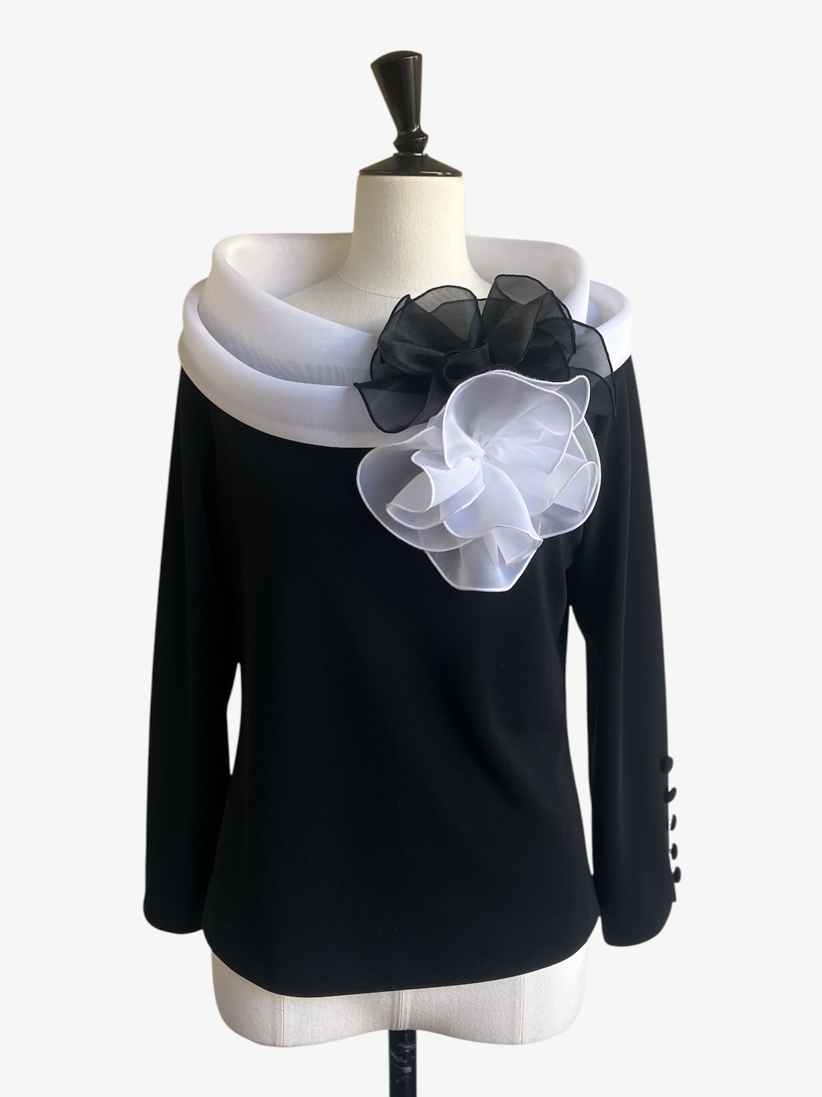 v-8608　　　　　　￥70,000