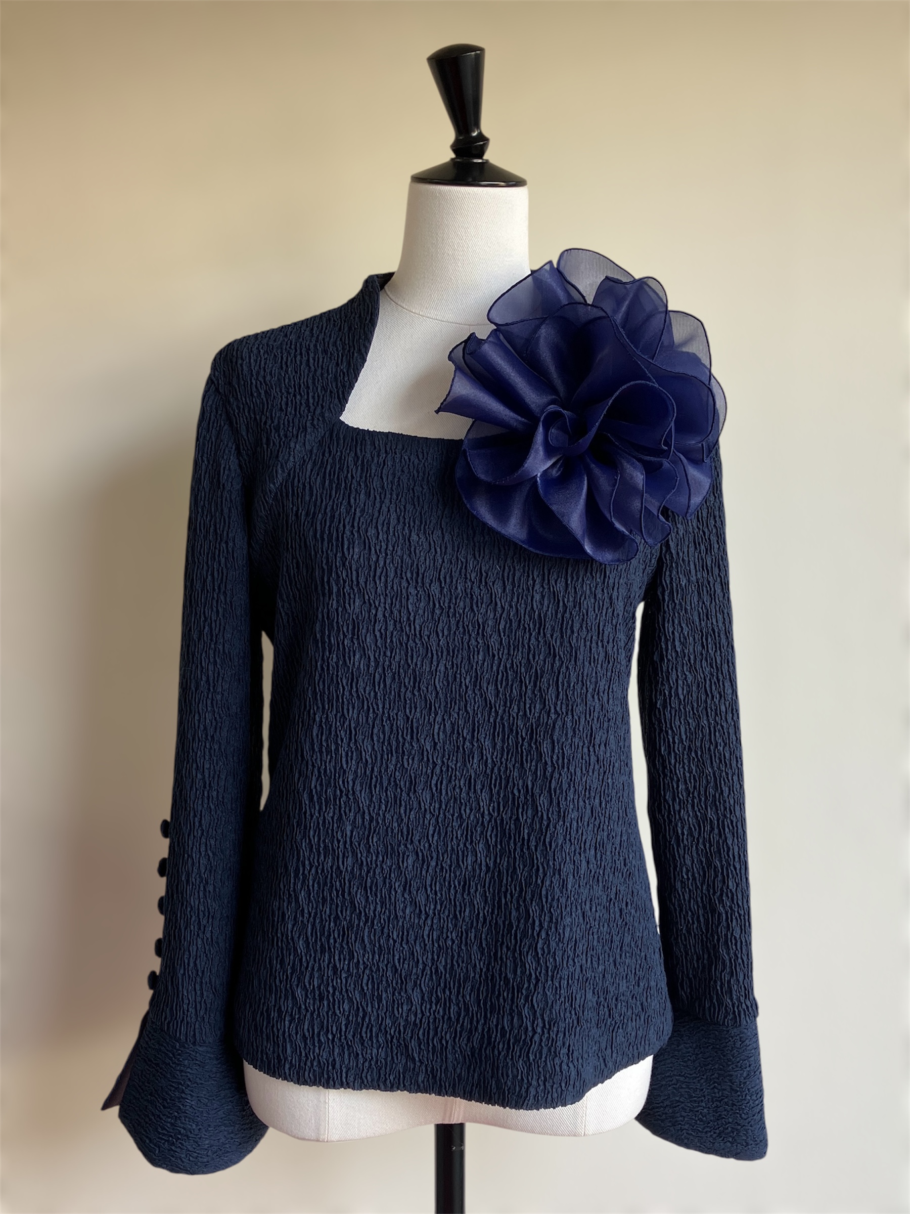 v-8611-77　　　　　　￥80,000